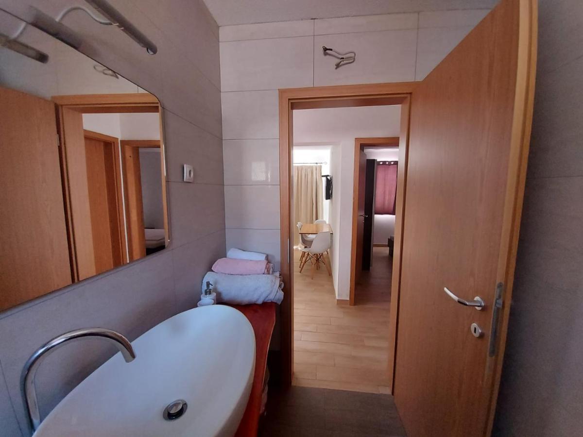 Frane Apartment Zavalatica Bagian luar foto