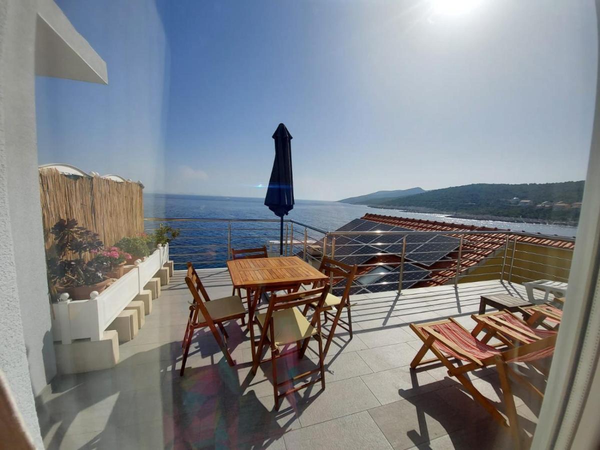 Frane Apartment Zavalatica Bagian luar foto