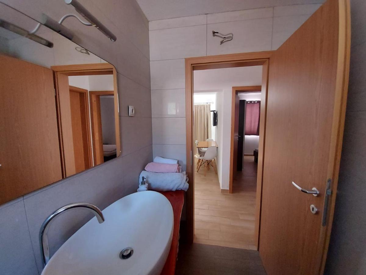 Frane Apartment Zavalatica Bagian luar foto