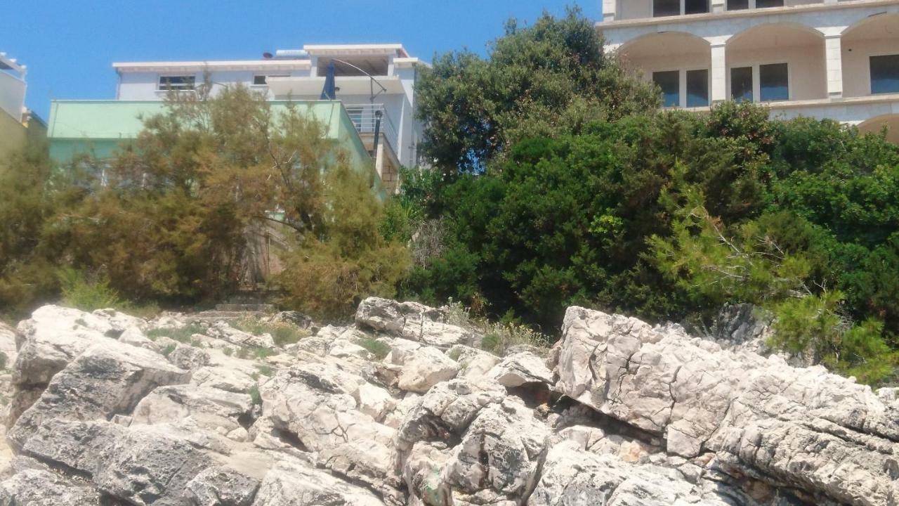 Frane Apartment Zavalatica Bagian luar foto